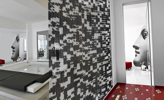 Chain Link Curtain - Chain link curtain used to decorate wall.